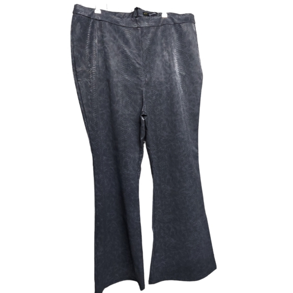 NWT Finesse Faux Leather Snakeskin Pants